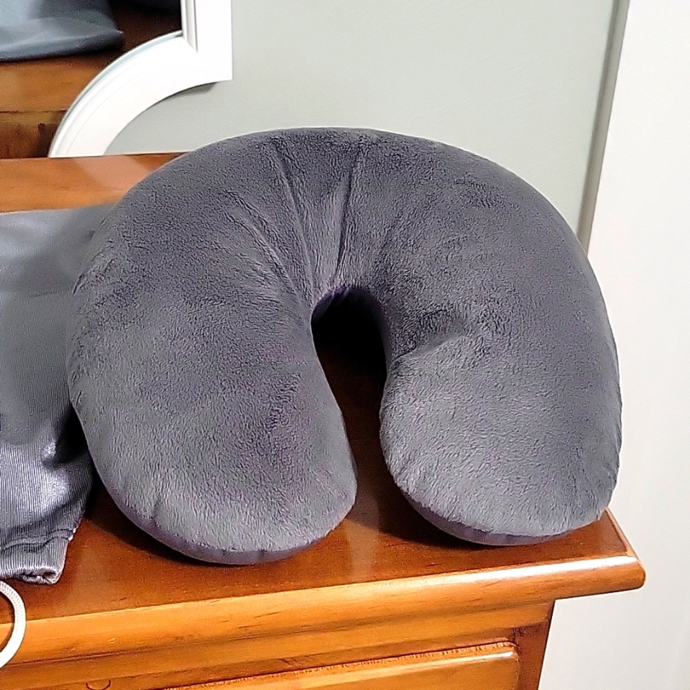 Neck pillow